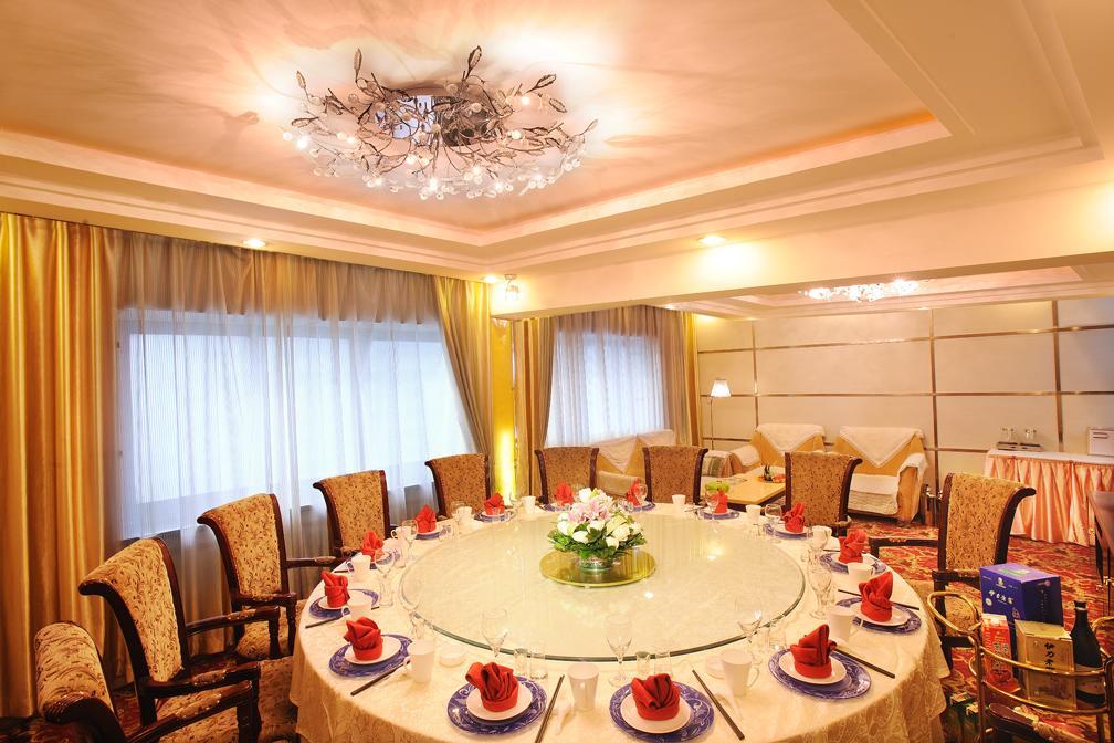 Urumqi Jingu Hotel Exterior foto