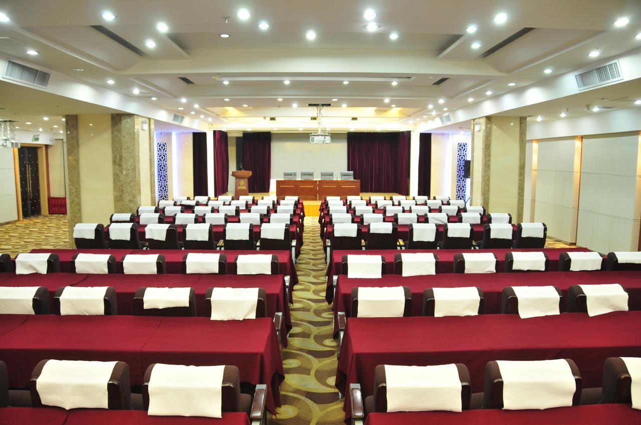 Urumqi Jingu Hotel Exterior foto